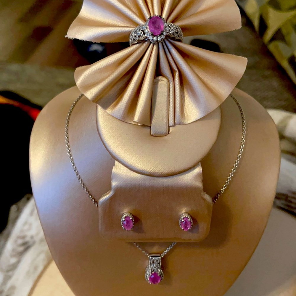 Ilikaka Hot Pink Sapphire Jewelry Set